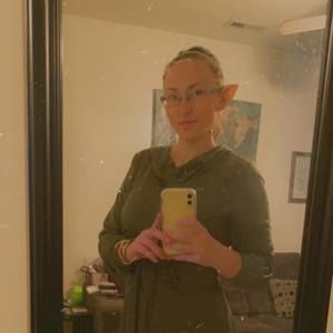 Meet your Posher, Alexis